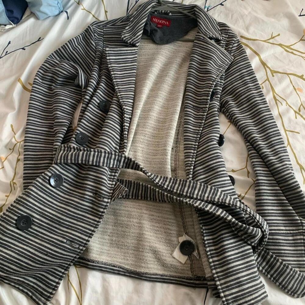 Merona Medium Peacoat Womens Large Buttoned with Belt Gently used condition​